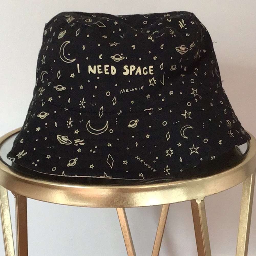 Black and Tan Celestial Bucket Hat Reversable